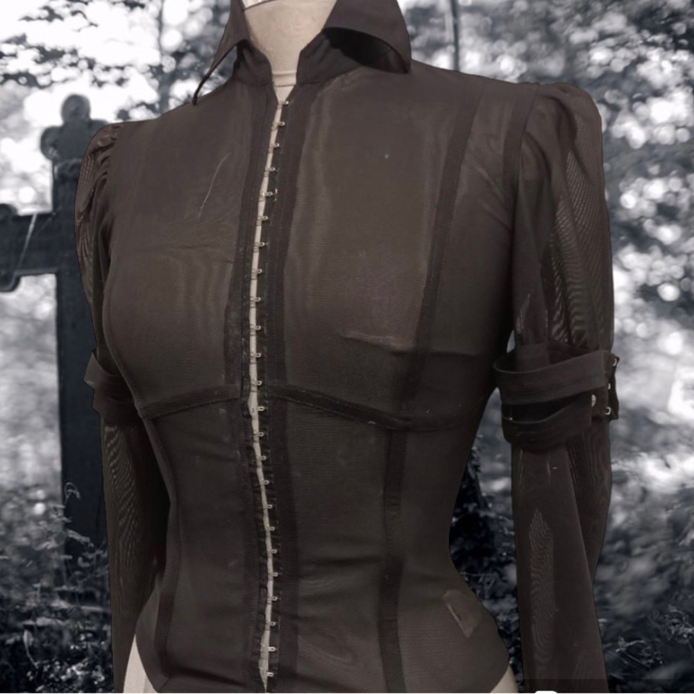 Lip service top
